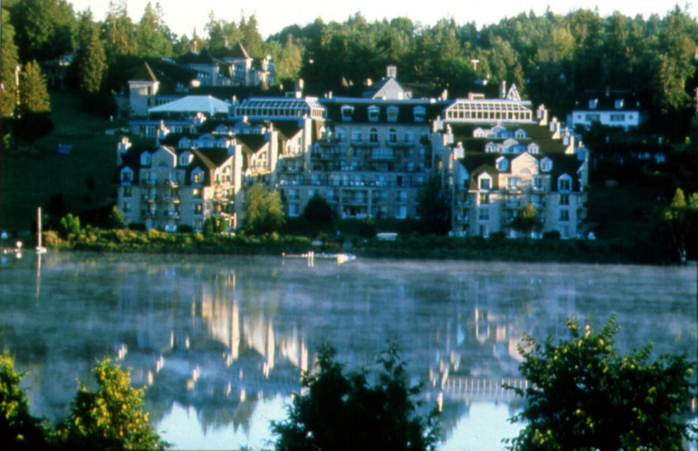 Hotel Le Chantecler Sainte-Adèle Buitenkant foto